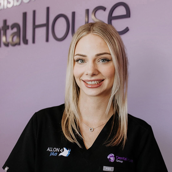 Holly Dental Assistant
