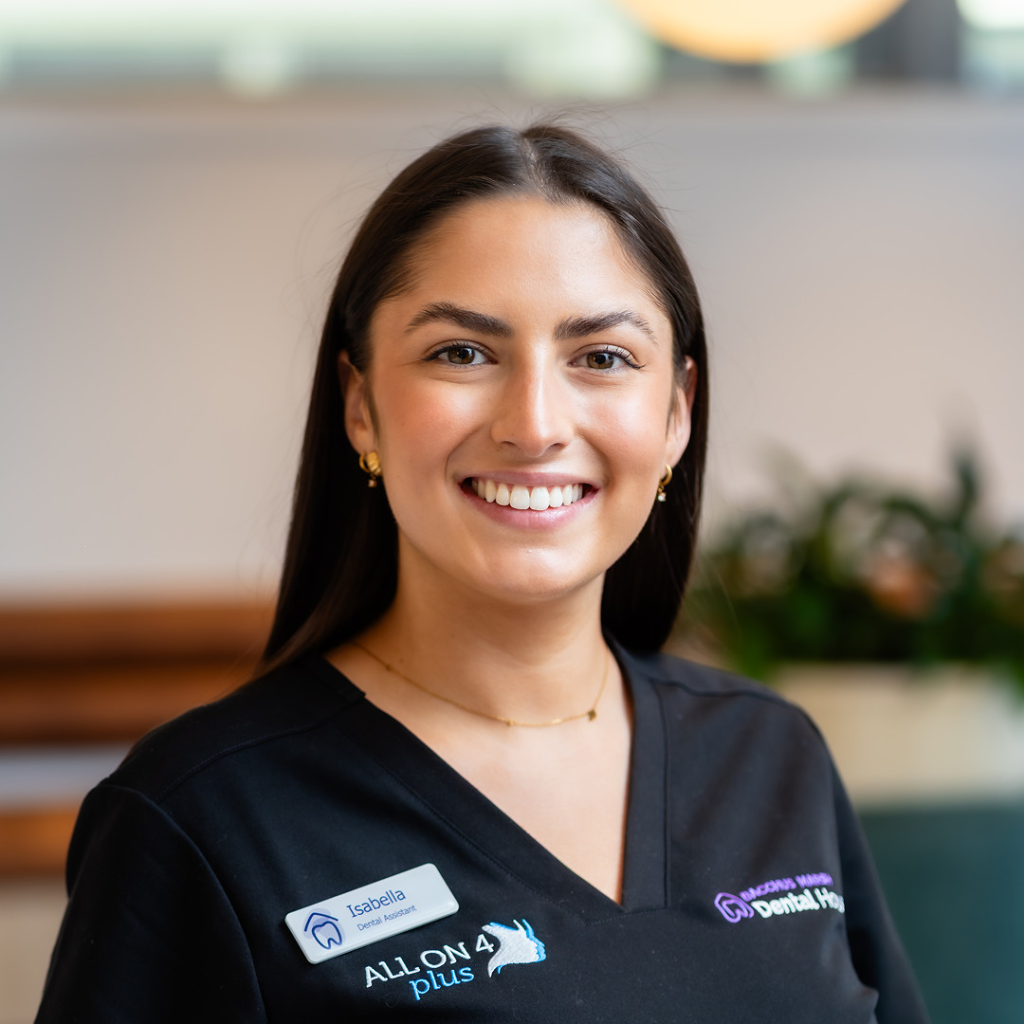 Isabella, Dental Assistant